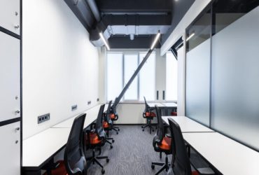 The-Importance-of-Commercial-Cleaning-Creating-a-Healthy-Workspace-2-715x415